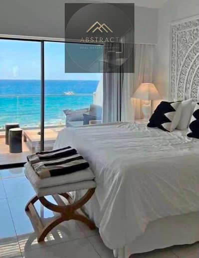 In an amazing seaside location, a villa for sale with hotel-quality finishing, double view of the sea and lagoon, with payment facilities in Marassi