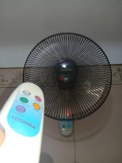 مروحه حائط توشيبا كالجديده