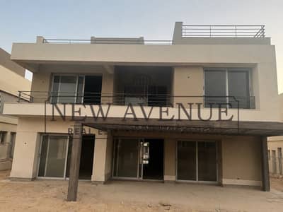فيلا مستقله نوع د للبيع استلام فوري موقع مميز في بالم هيلز نيو كايرو  Palm Hills New Cairo  كمبوند راقي ومتكامل  مساحات خضراء ولاندسكيب