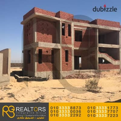 فيلا مستقله للبيع 2500م كمبوند بالم جاردنز (Palm Gardens) موقع مميز الصحراوي