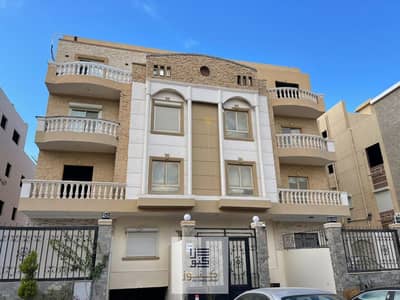 Best price for an apartment in Al-Qarnfal Villas 216m, a special location just steps from Street 90 and Al-Rehab, in the heart of the First Assembly, only a total of 5,800 cash for a limited time, distinctive division 4 rooms