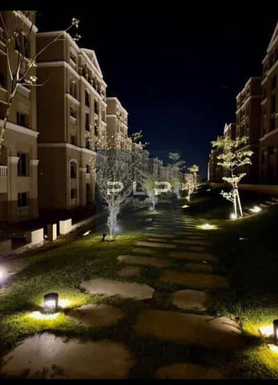 شقة ريسيل للبيع بسعر قديم  في  لافينير Apartment Resale for Sale in L’Avenir