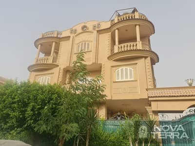 فيلا بمساحة ٦١٠ متر بغرب سوميد في ٦ اكتوبر