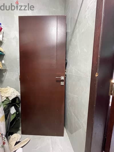باب غرفه بدون حلق
