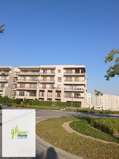 بتشطيب كامل للاستلام الفوري شقة 214م بفيو جولف للبيع في أب تاون كايرو إعمارالمقطم Uptown Cairo Emaar Mokattam