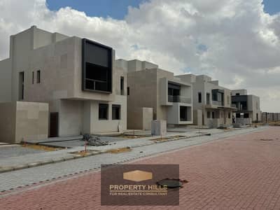 تاون هاوس جاهز للسكن بسعر لقطة مع شركة الكارما في  الشيخ زايد امام بيفرلي هيلز