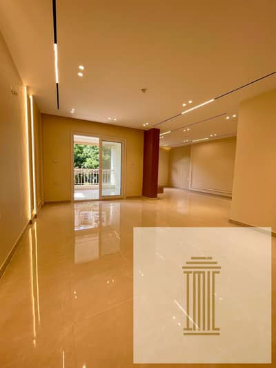 Ultra-super-lux apartment for sale in Madinaty, featuring an unobstructed north-facing garden view and located next to the Open Air Mall. Ultra-super-lux apartment for sale in Madinaty, featuring an unobstructed north-facing garden view and located next to the Open Air Mall.