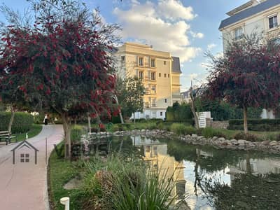 اقل سعر في الماركت اي فيلا روف فيو مفتوح يطل علي البحيرة ماونتن فيو هايد بارك Mountain view hyde park