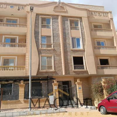 Apartment in Al Andalus 1 Close to Mountain View 155 sqm, old contract Second floor, with elevator 3 bedrooms and 2 bathrooms Electricity and water me