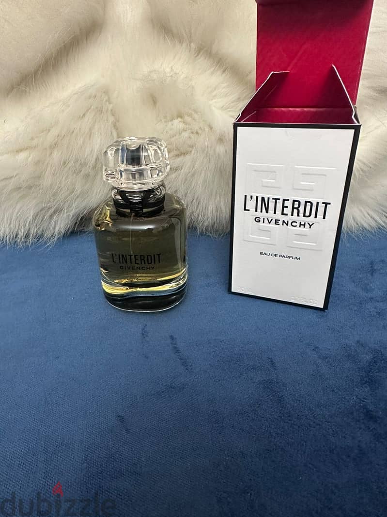Givenchy woman perfume 1