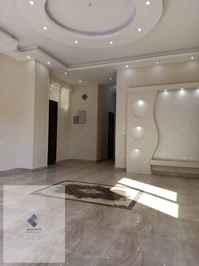 Abba Al-Dhahab Real Estate Marketing Company presents this distinctive unit for sale or rent in Yasmeen 7 in the First Settlement, Ground Duplex + Basement with spacious areas and a private garden