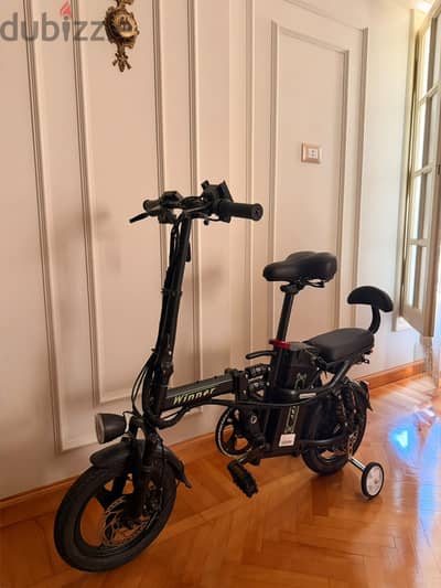 عجلة كهرباء -electric bike مستوردة قابلة للطي (كسر زيرو)