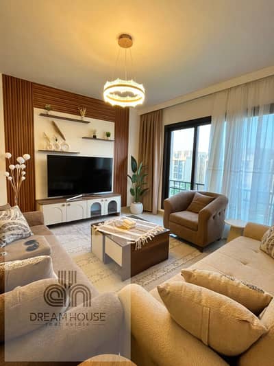 شقة مفروشة أول سكن تشطيب فندقي بفيو مفتوح للإيجار في كمبوند فيفت سكوير المراسم