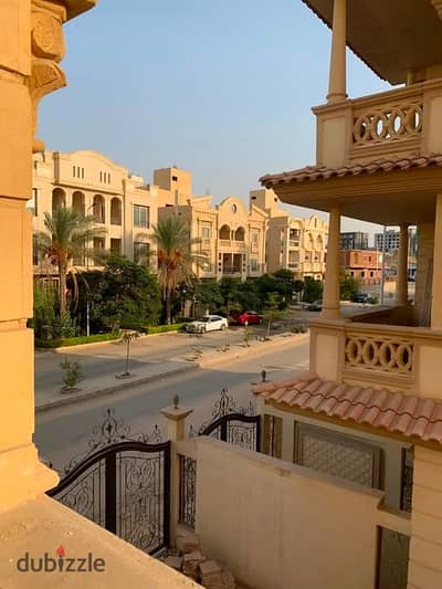 An apartment in the heart of the Golden Square, New Cairo (Fifth Settlement); ready for immediate occupancy, close to all amenities, and fully service