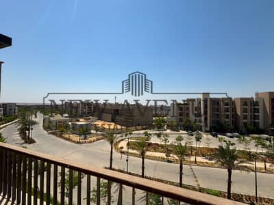 Rare Penthouse with prime location overlooking clubhouse and pool in G+3 Building for sale in DISTRICT 5