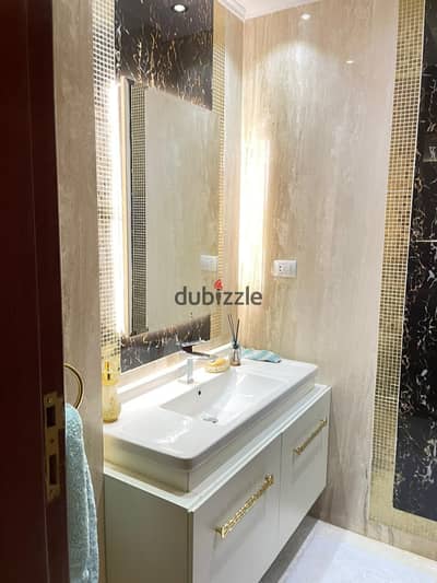 For sale: Eastown duplex, 263 sq m, garden location, 132 sq m garden, kitchen, heating, air conditioning, cameras, sound system. . . 3 bathrooms, 3 bedr