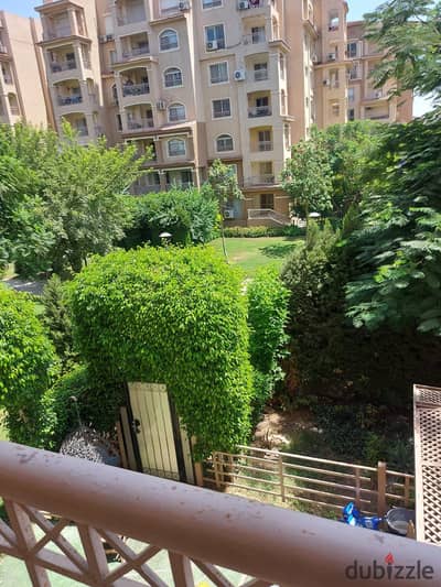 بسعر مناسب شقه 183م للبيع بعض التشطيبات فيو متميز علي جاردن بجاور الثاوث بارك مباشرا B3