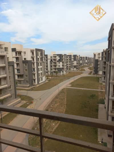 "Super-lux" apartment for sale, ready for immediate handover, in a prime location in Sheikh Zayed.