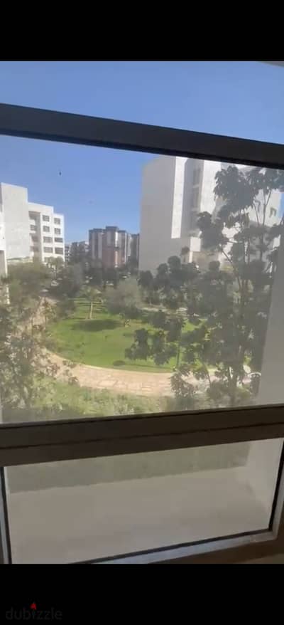 للبيع شقه 226م مدينتي B8 بالتقسيط بسعر مميز لسرعه البيع