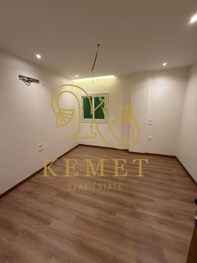 Apartment for sale in South Academy, W. Second floor, elevator, 220 sqm, 3 reception areas, 3 bedrooms, 2 bathrooms, first-use finish. Price EGP 9.5M