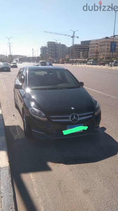 Mercedes-Benz B180 2015