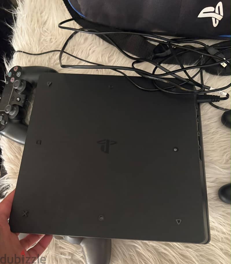 Ps 4 slim 2