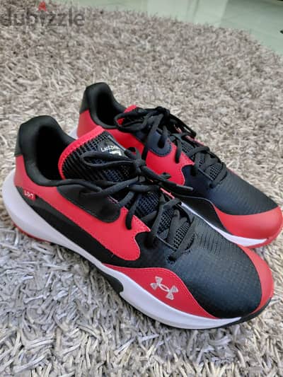 جزمة اندرارمور باسكت جديدة اصلية مقاس ٤٦ under Armour LD7