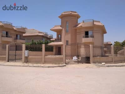 Villa for sale in the Talaei area of the Intelligence Services, in front of Gate 9, Al-Rehab, distinctive, area 1200 m, ground buildings 600