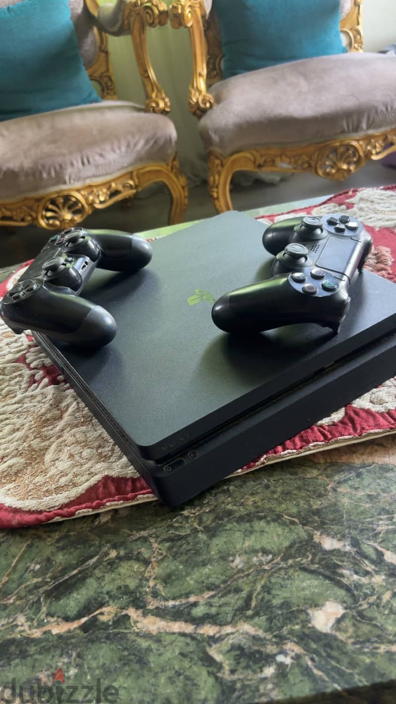 Ps4 slim 1