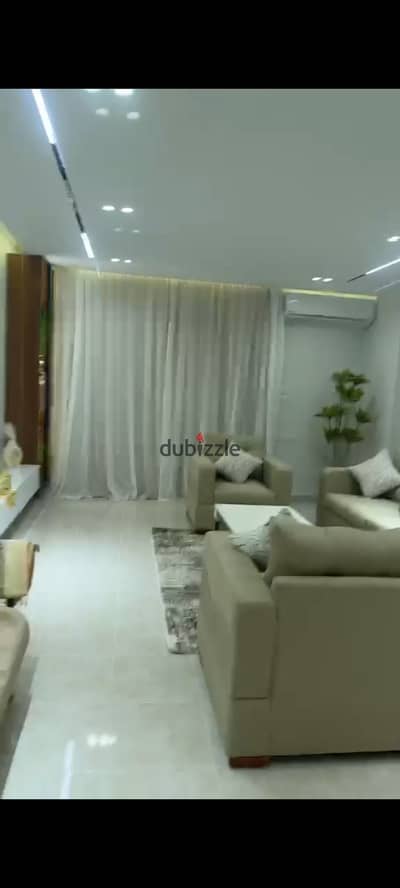 شقه مفروشه ارض بجاردن اول سكن بالرابعه لقطه للايجار