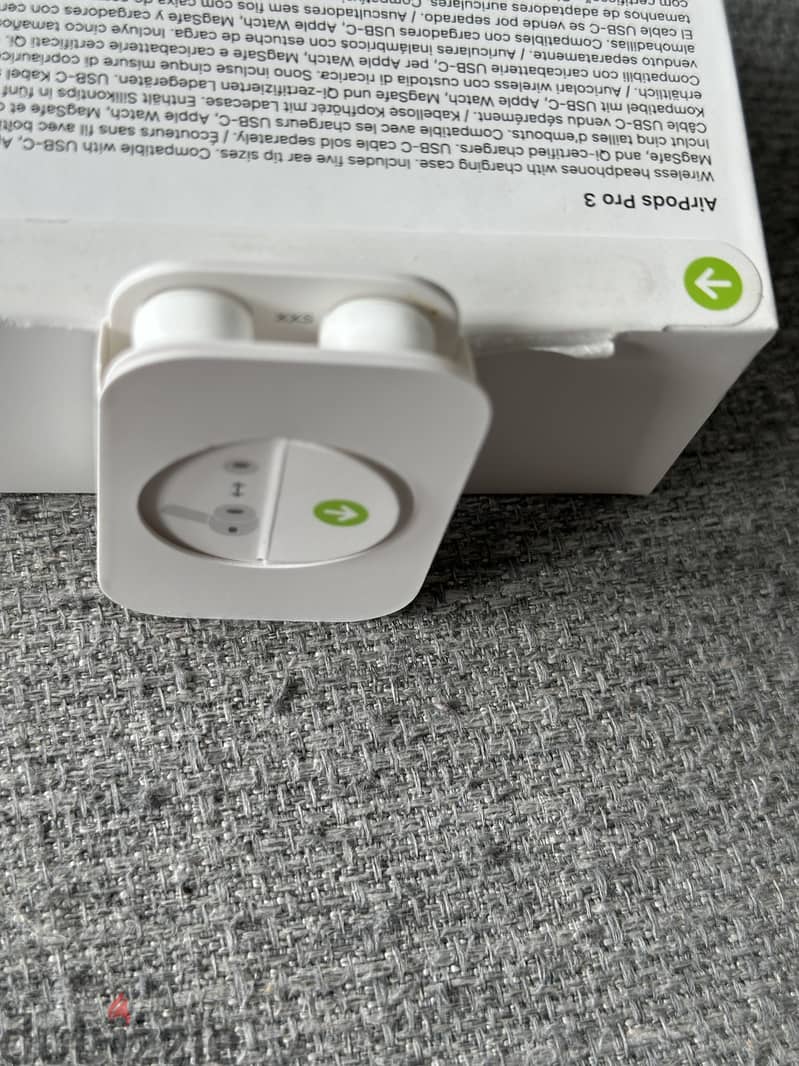 AirPods Pro 3 4