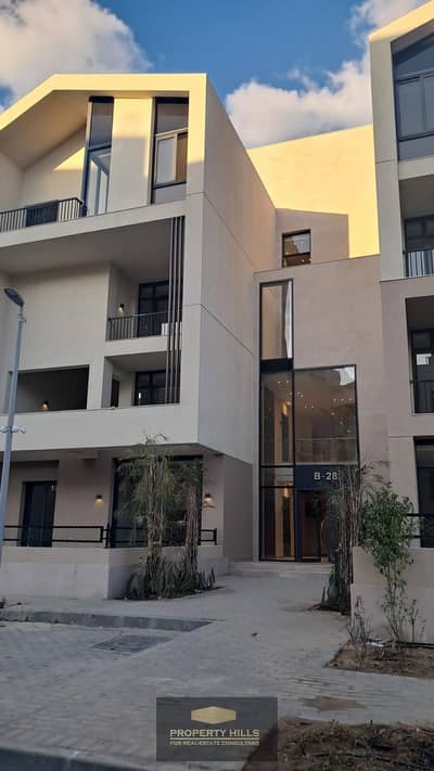 Receive immediately from SODIC an apartment with a panoramic view overlooking the landscape in Sheikh Zayed, next to Al Karma, walled with Solana ORA