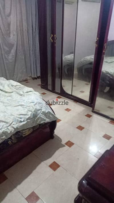 شقه للبيع في زهراء  المعادي فيو جاردن بجوار مبني فودافون   مساحه 170م  تتكون من 3غرف منهم غرفه ع الريسبشن -2حمام- 2تراس -ريسبشن -     الدور الخامس  يو