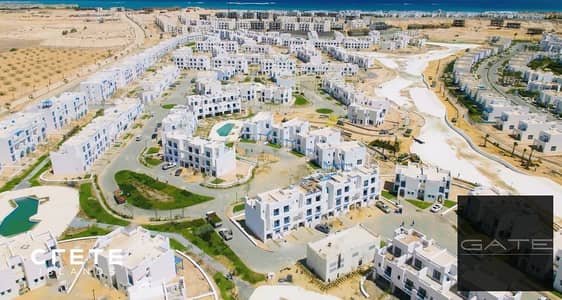 تاون هاوس للبيع في ماونتن فيو رأس الحكمة | ريسيل بحري صريح ودايركت لاجون بـ11.3 مليون كاش