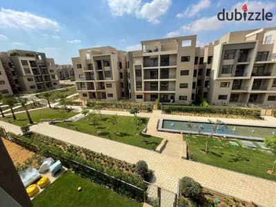 شقة لقطة في أميز لوكيشين متشطبة بالمطبخ للإيجار في فيفث سكوير المراسم القاهرة الجديدة