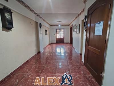 Apartment for sale in Fleming with complete utilities and reconciliation