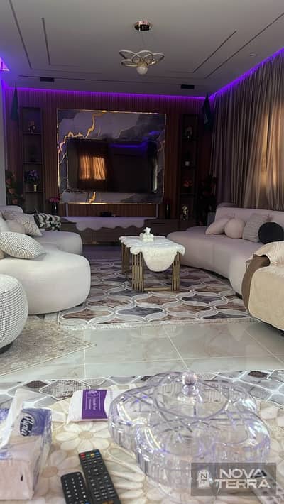 شقة للايجار - زايد هايتس – الشيخ زايد- بالقرب من Mall of Arabia.  • قريب من Arkan Plaza وZED Park.  • سهولة الوصول إلى محور 26 يوليو ووصلة دهشور.