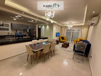 فرصه للايجار مفروش في مدينتي بافضل اطلاله وافضل لوكيشن فيb7المساحه96متر التقسيمه2نوم+2حمام+ريسبشن+مطبخ+تراس تشطيبات الترا سوبر لوكس خطوط من الخدمات وا