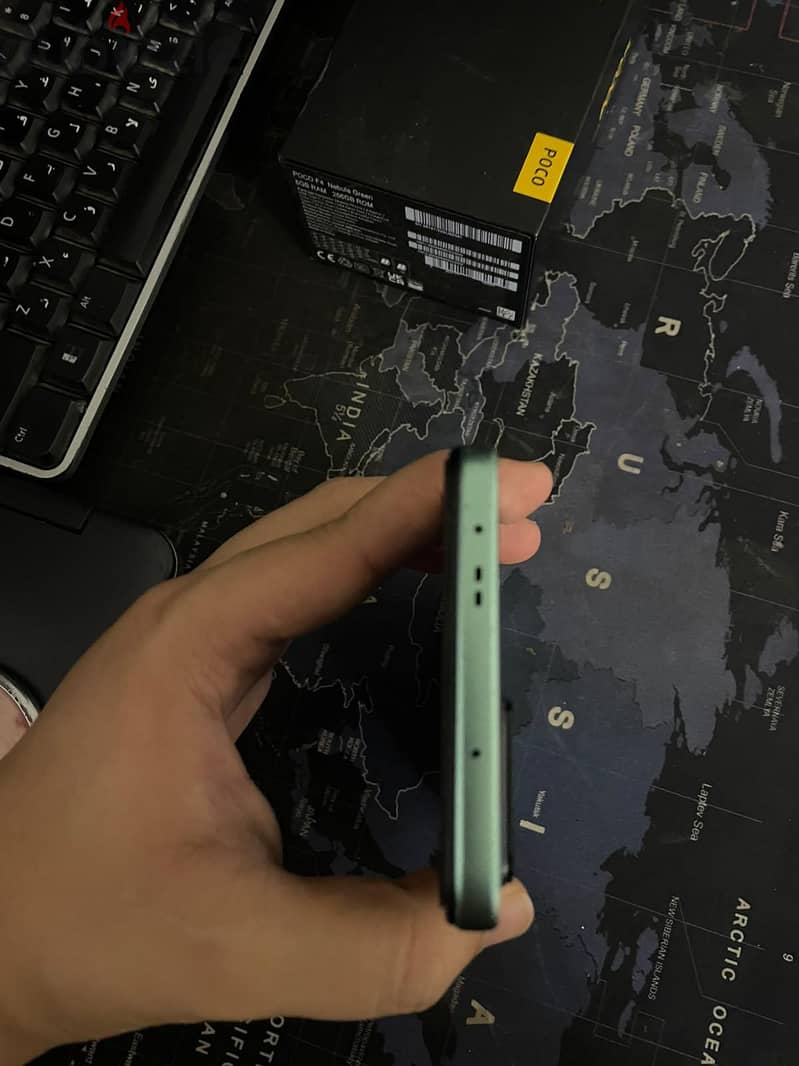 Xiaomi Poco F4 3