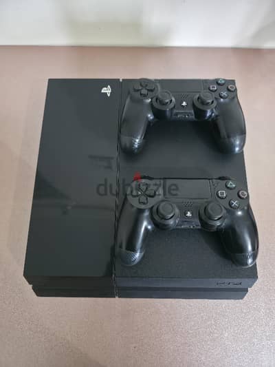 Playstation 4 (PS4) + 2 Original Joysticks + Minecraft CD