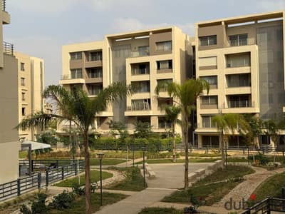 Ground floor apartment with garden for sale, fully finished, in a prime location in Capital Gardens