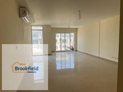For Rent in Hyde Park New Cairo Prime Golden Square Location, Fully Equipped with Kitchen, ACs & Appliances**