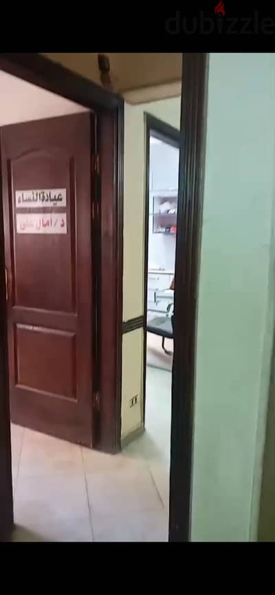 للبيع عيادة مميزة بموقع حيوي على شارع  المنشيه الرئيسي بالطوابق فيصل