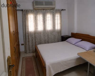 Next to the Girls' College Metro, a fully furnished and equipped apartment with all amenities