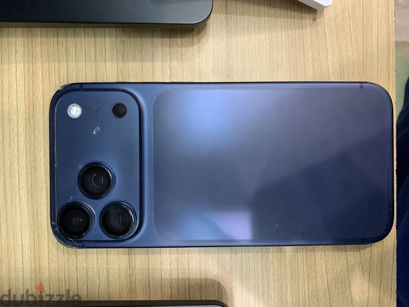 Apple - iPhone 17 Pro Max 1