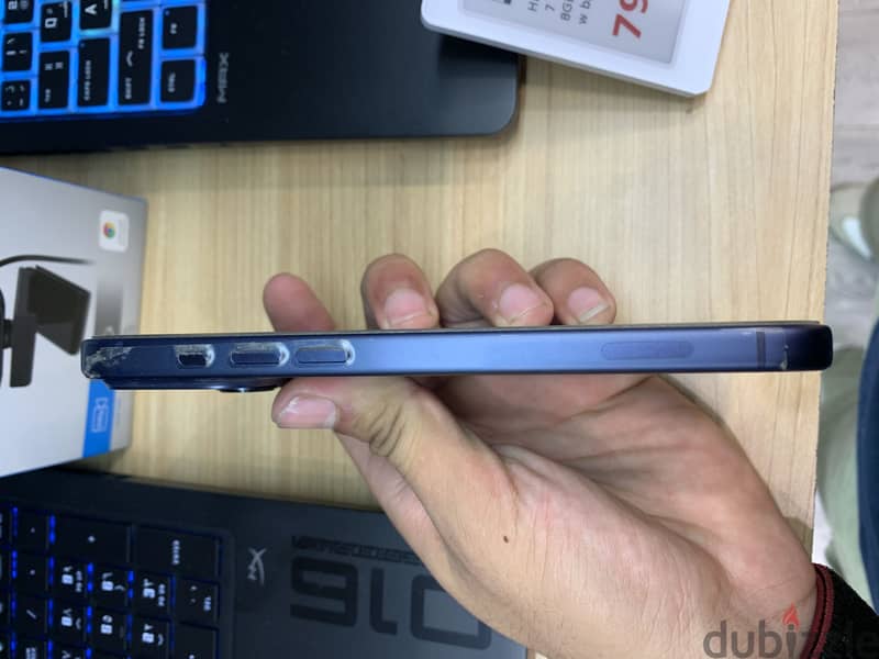 Apple - iPhone 17 Pro Max 3