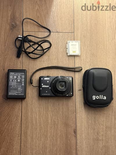 Nikon coolpix s7000 digital camera