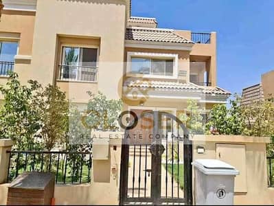 A villa with a private entrance for sale directly next to Madinaty