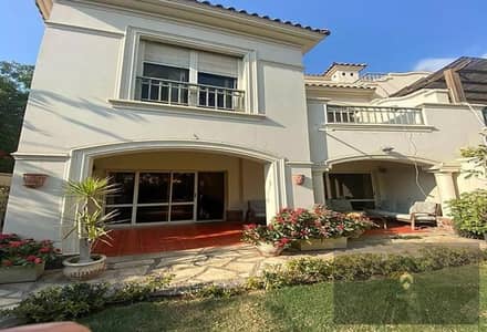 275m² villa in La Vista, featuring a stunning view of the landscape, high security, and complete privacy.