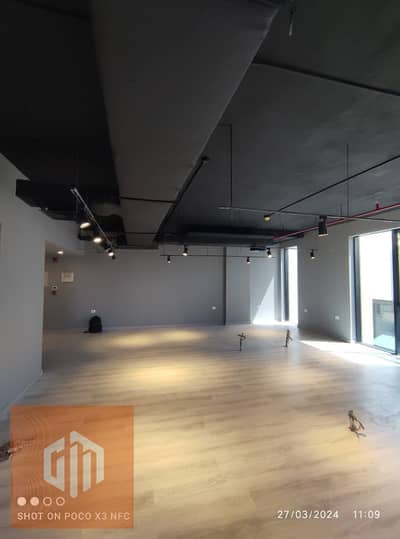 An administrative office fully finished with air conditioning 141m ready for delivery in the Fifth Settlement, New Cairo